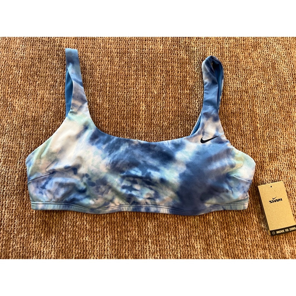 NWT Nike Scoop Neck Bikini Top